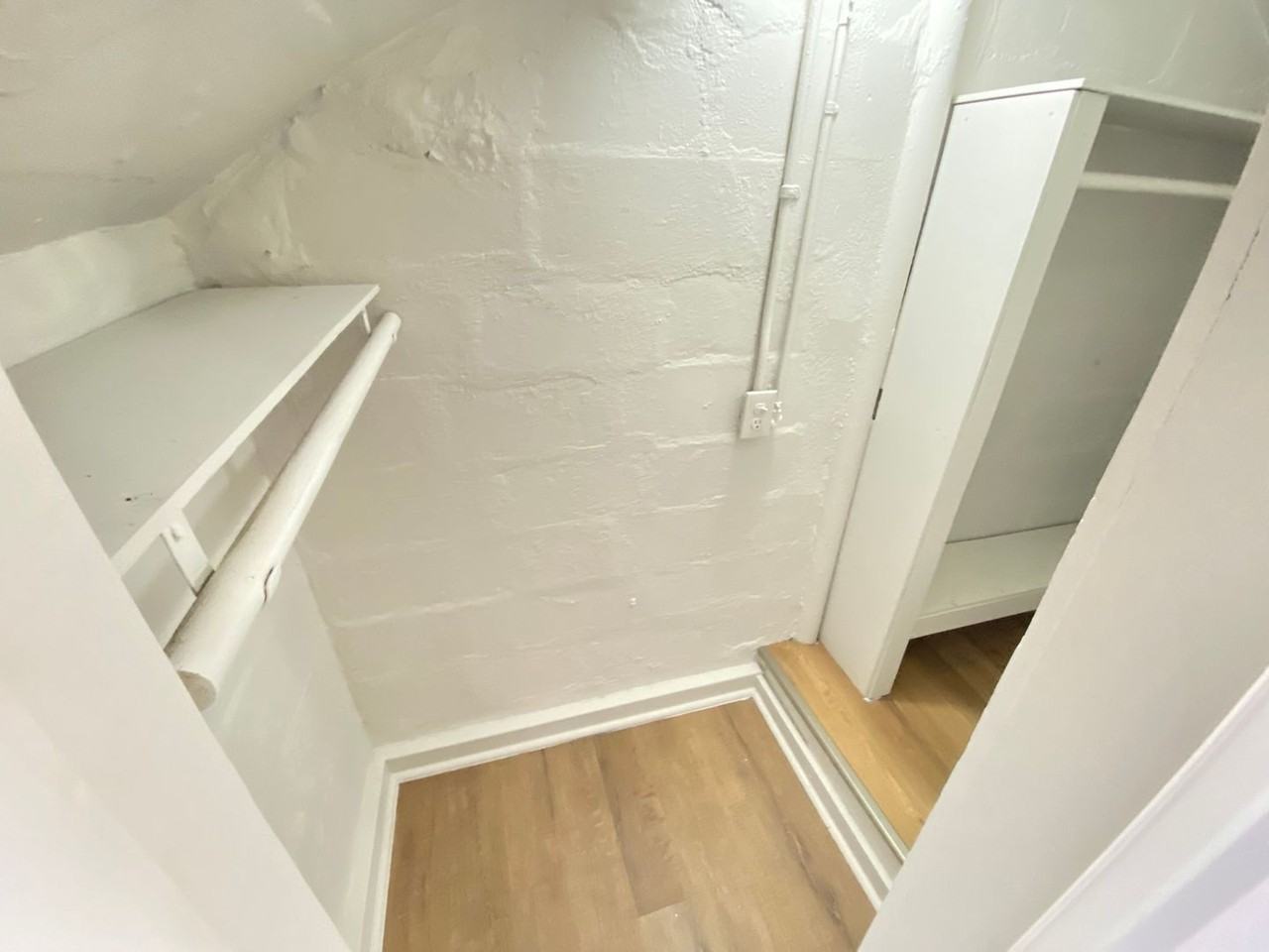 812 W Livingston St #B - Photo 7 of 16