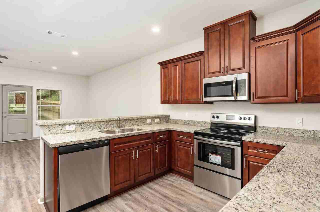 918 Shady Ln #A - Photo 3 of 17