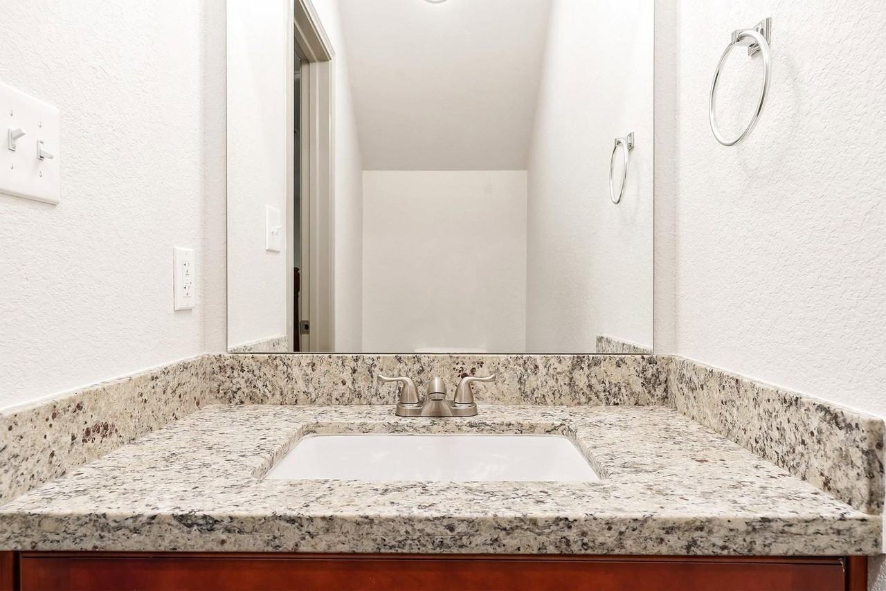 918 Shady Ln #A - Photo 6 of 17