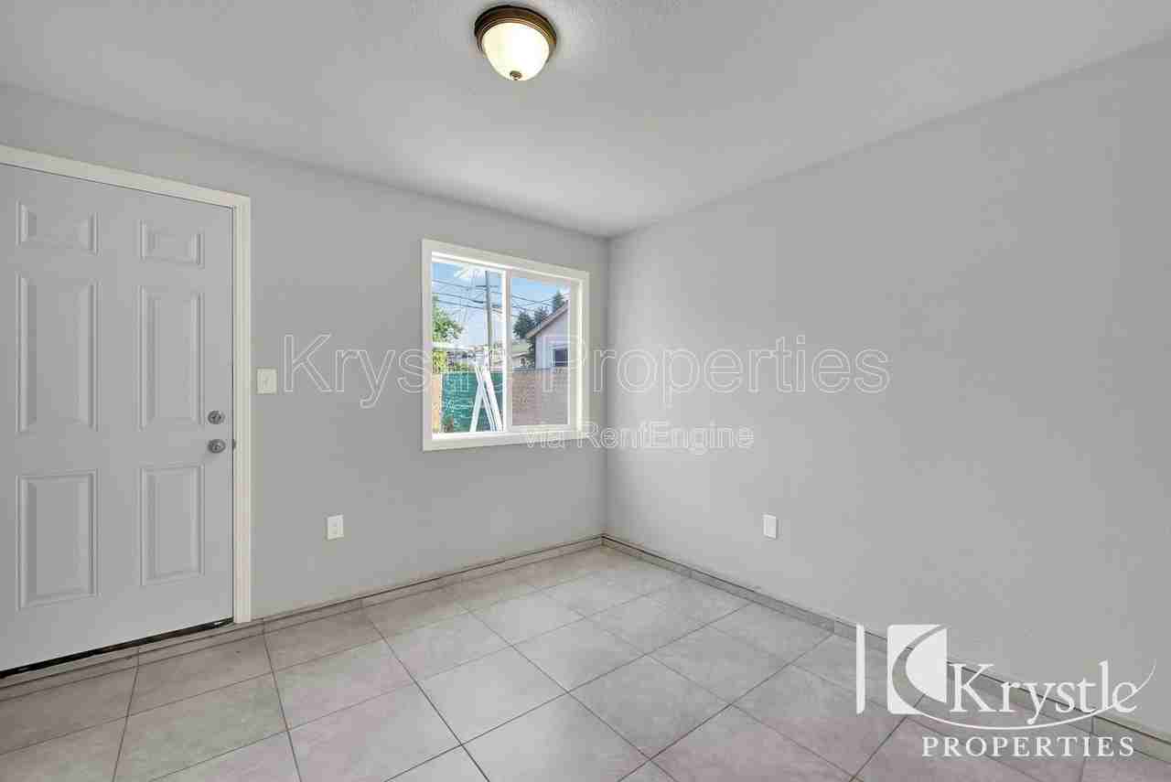 714 Gateway Dr - Photo 7 of 18