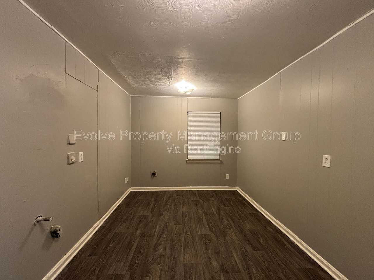 4268 Glenbrook St - Photo 5 of 21