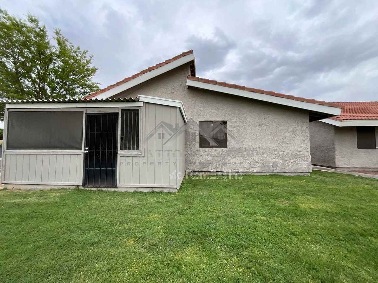 405 E Bruce Ave #A - Photo 5 of 41