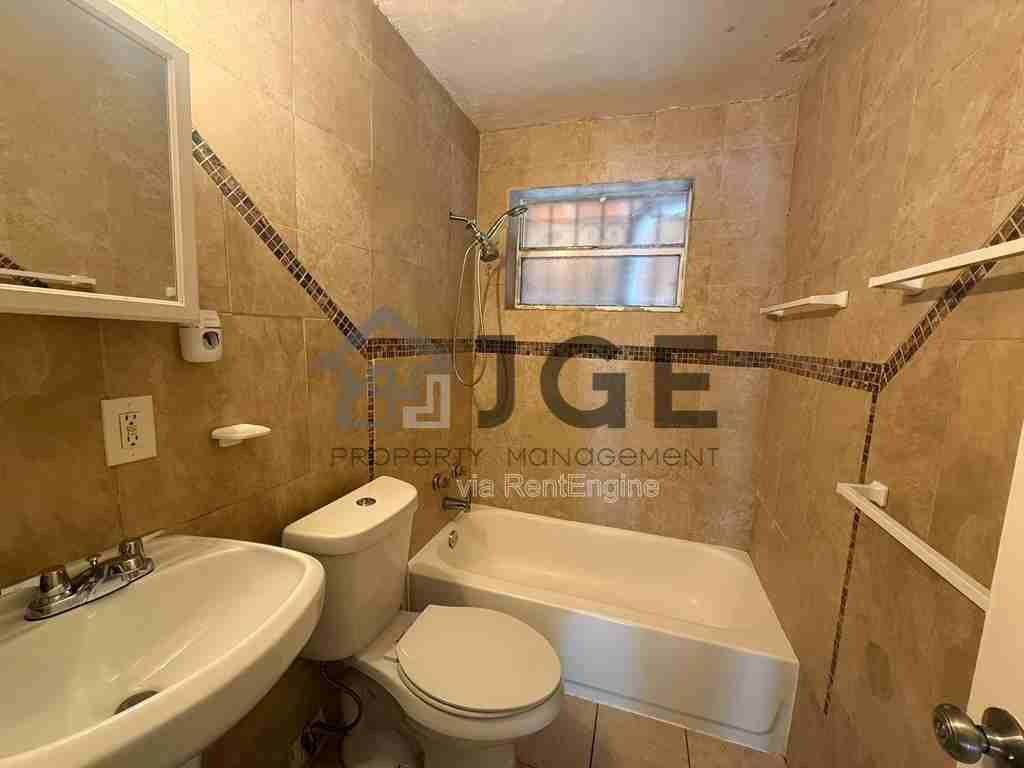 7710 Nw 3rd Ave - Photo 7 of 9