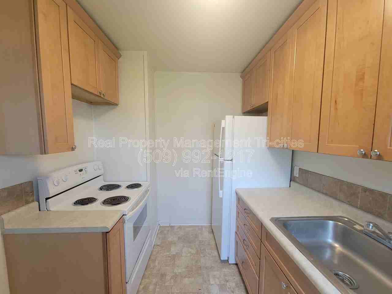 1003 Torbett St - Photo 5 of 11