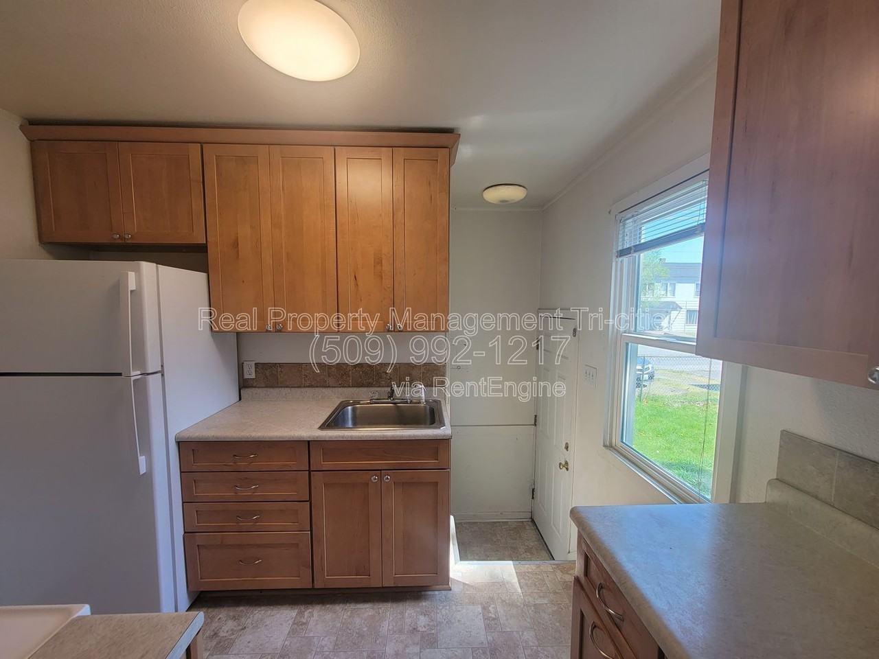 1003 Torbett St - Photo 6 of 11