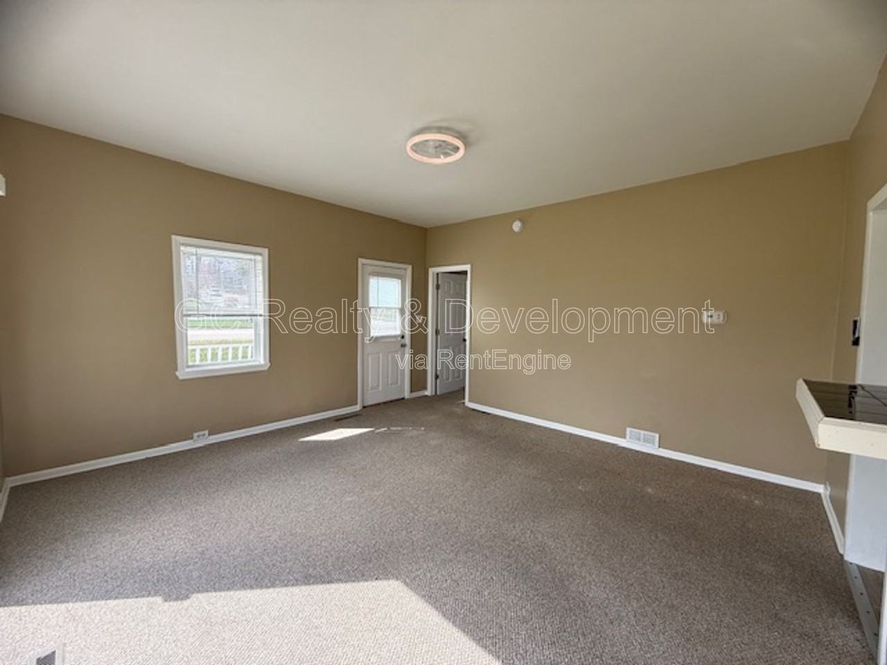 101 S La Fox St - Photo 3 of 12