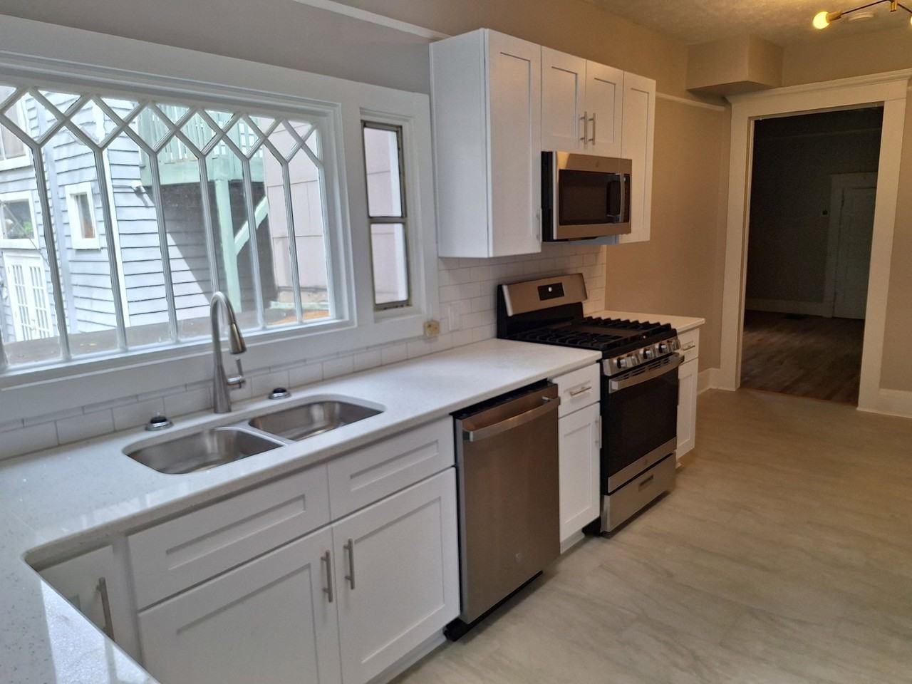 852 Monroe Dr Ne #2 - Photo 3 of 18