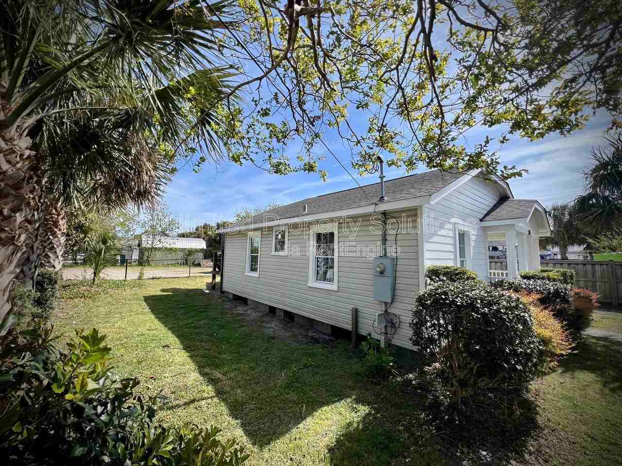 204 Cape Fear Blvd - Photo 3 of 19