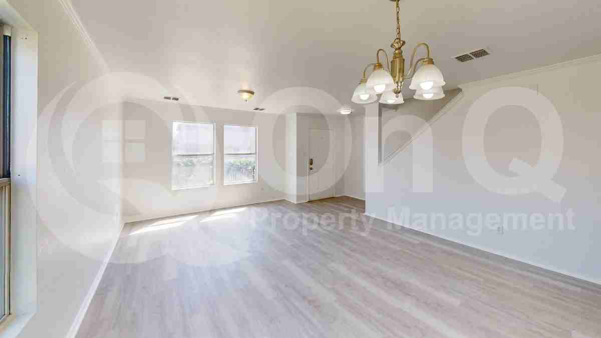 6031 Susanna Dr - Photo 6 of 21