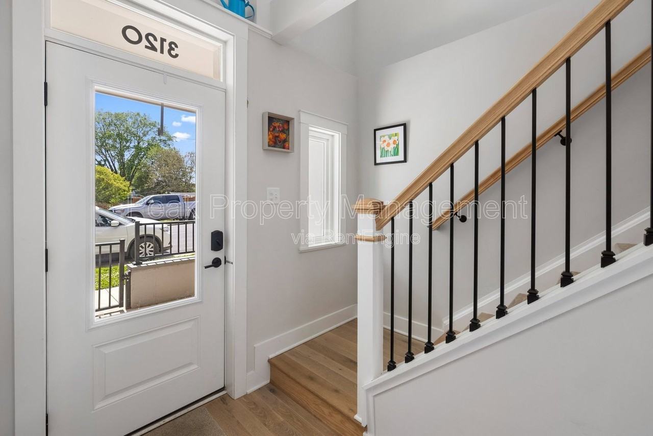 3120 N St - Photo 6 of 40