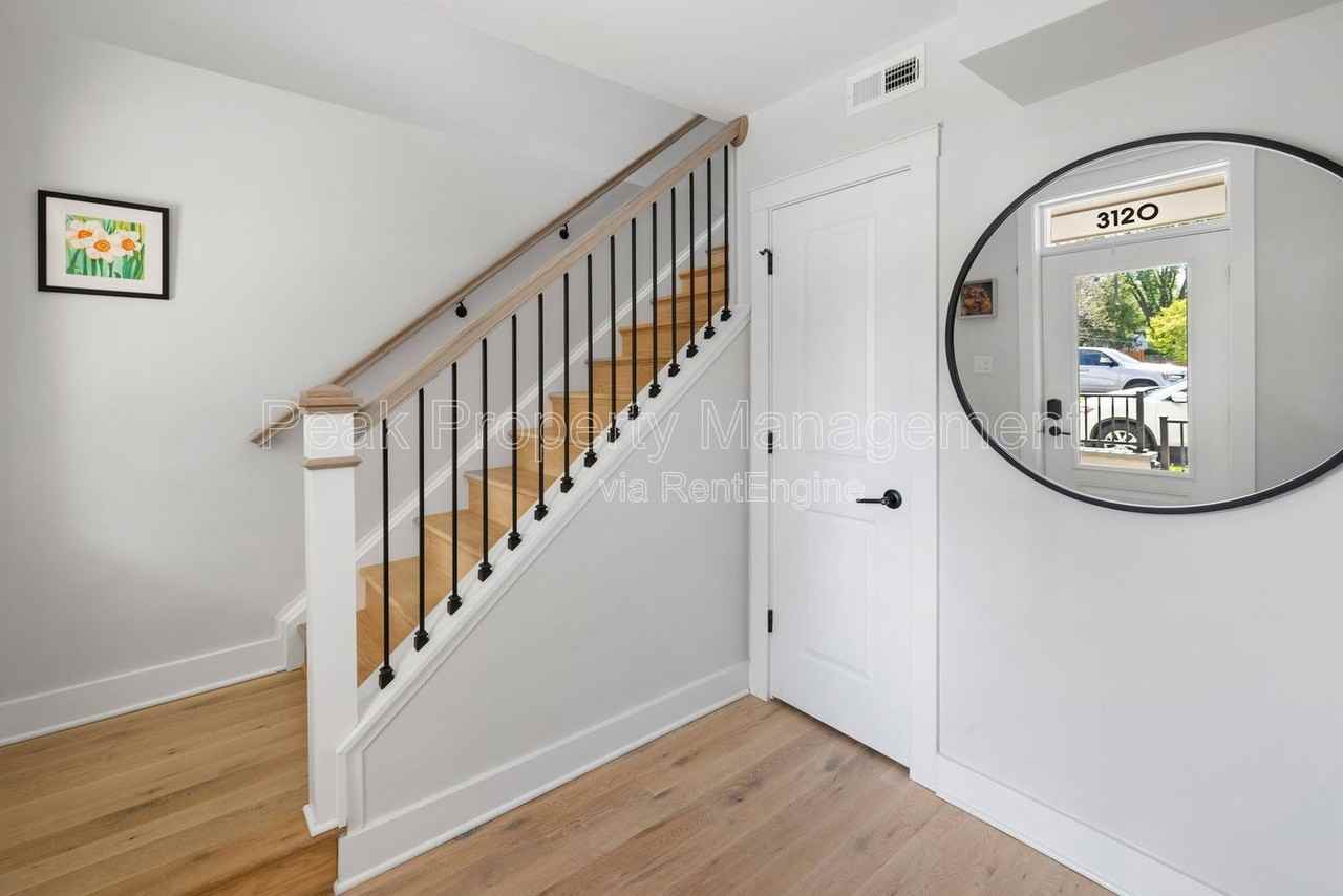 3120 N St - Photo 7 of 40