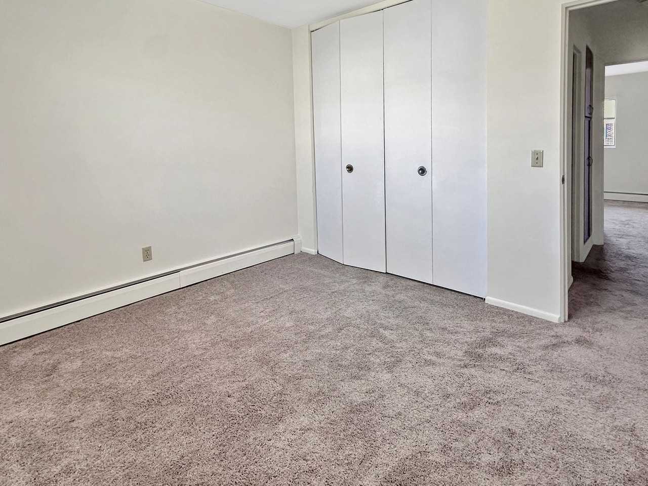 2833 S Burdick St #C - Photo 4 of 6