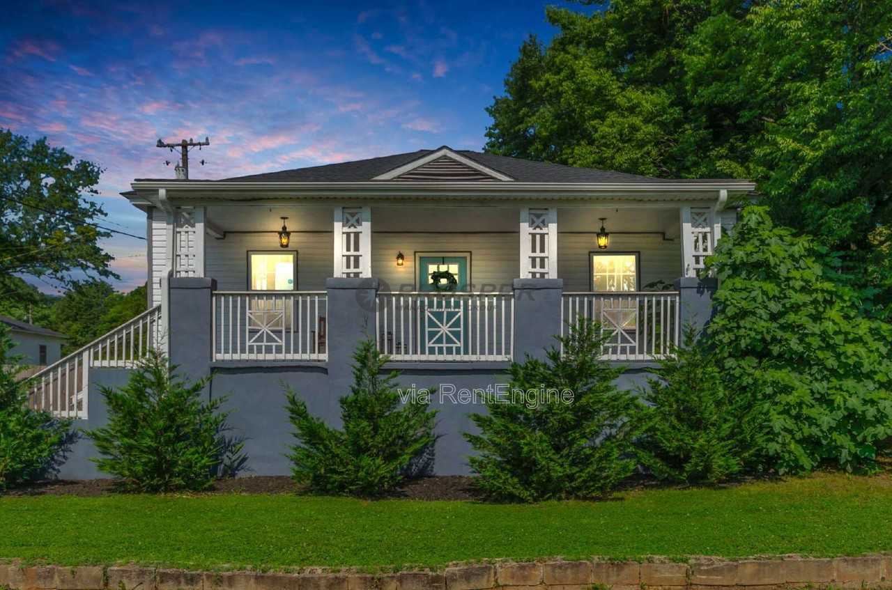 44 4th Ave - Photo 4 of 31