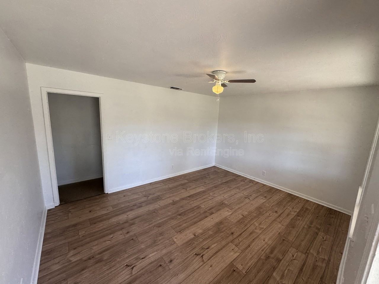 2541 Medford Pl - Photo 2 of 7