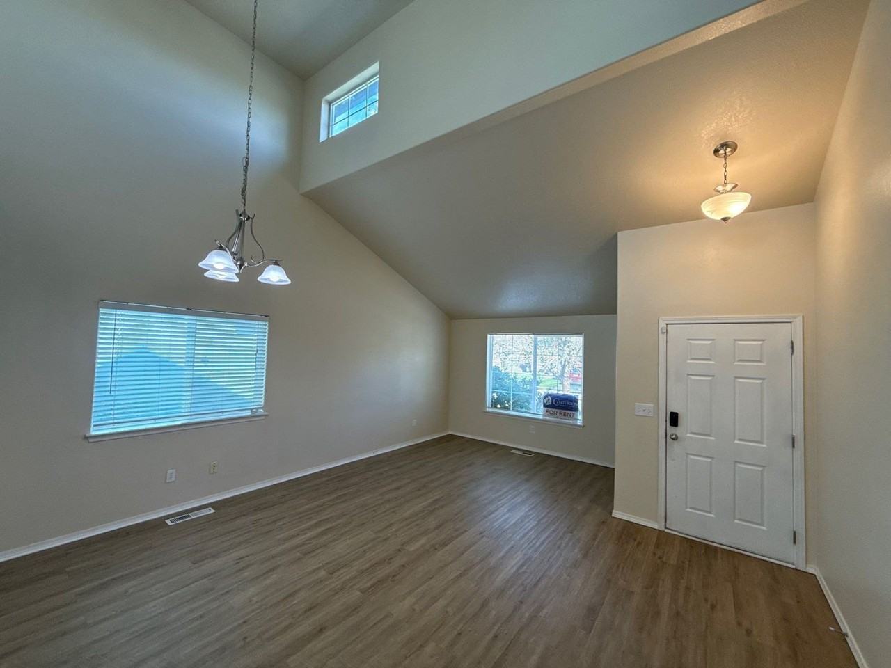 386 Casting St Se - Photo 3 of 50