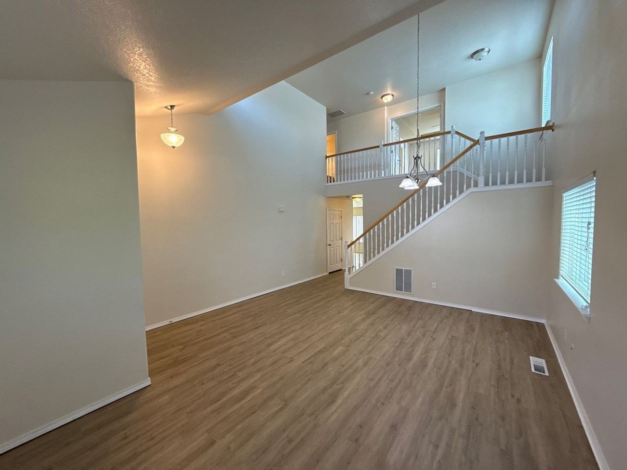 386 Casting St Se - Photo 5 of 50