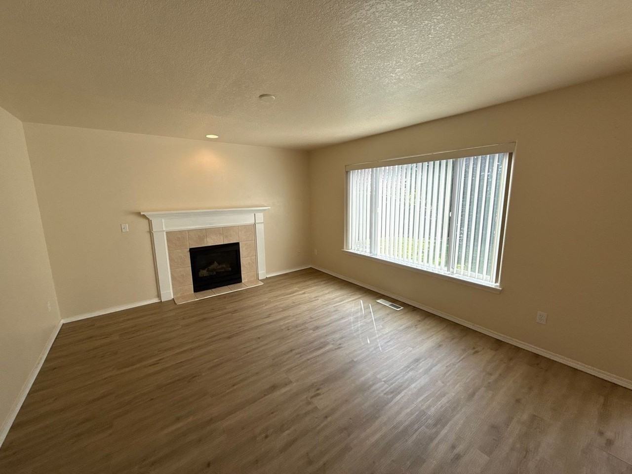 386 Casting St Se - Photo 7 of 50