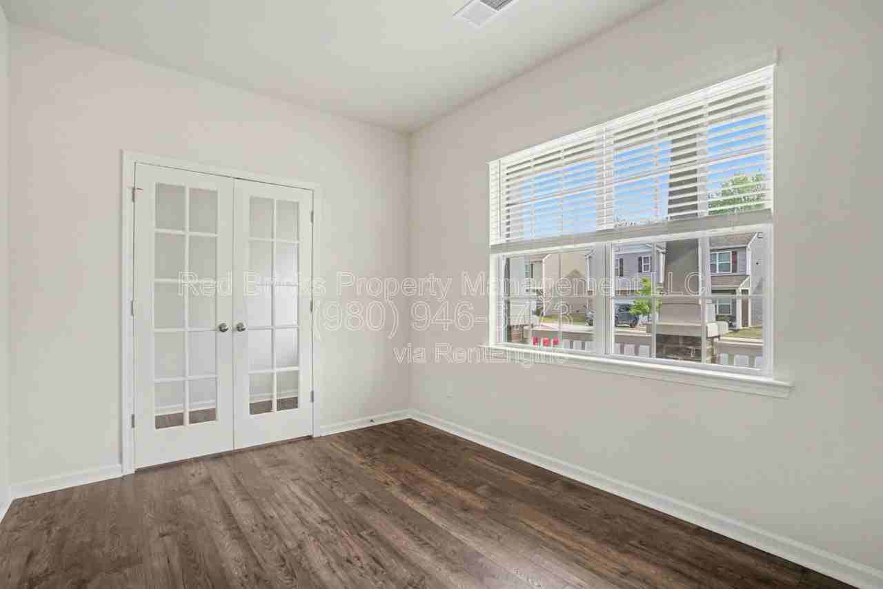 11010 Austin Estates Dr - Photo 6 of 30