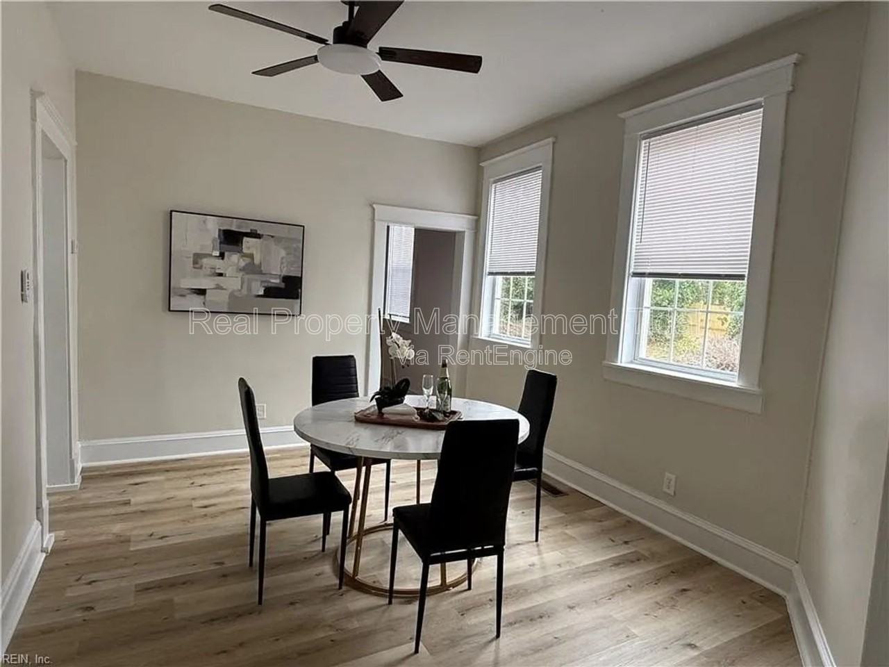 1020 23rd St - Photo 3 of 13