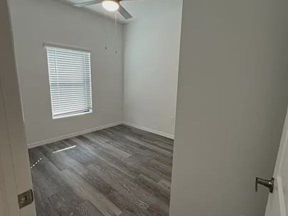 1153 Oceanic Rd - Photo 3 of 9