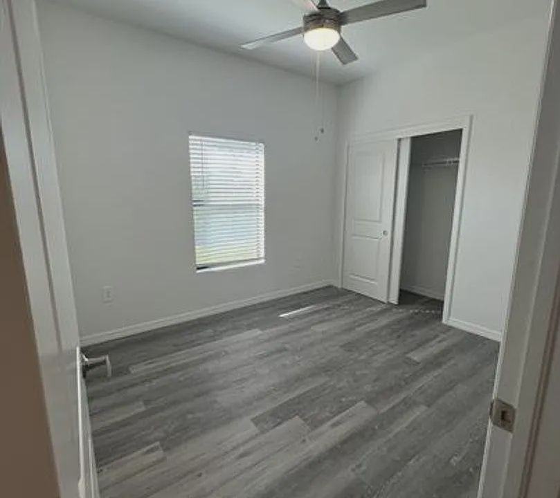 1153 Oceanic Rd - Photo 6 of 9