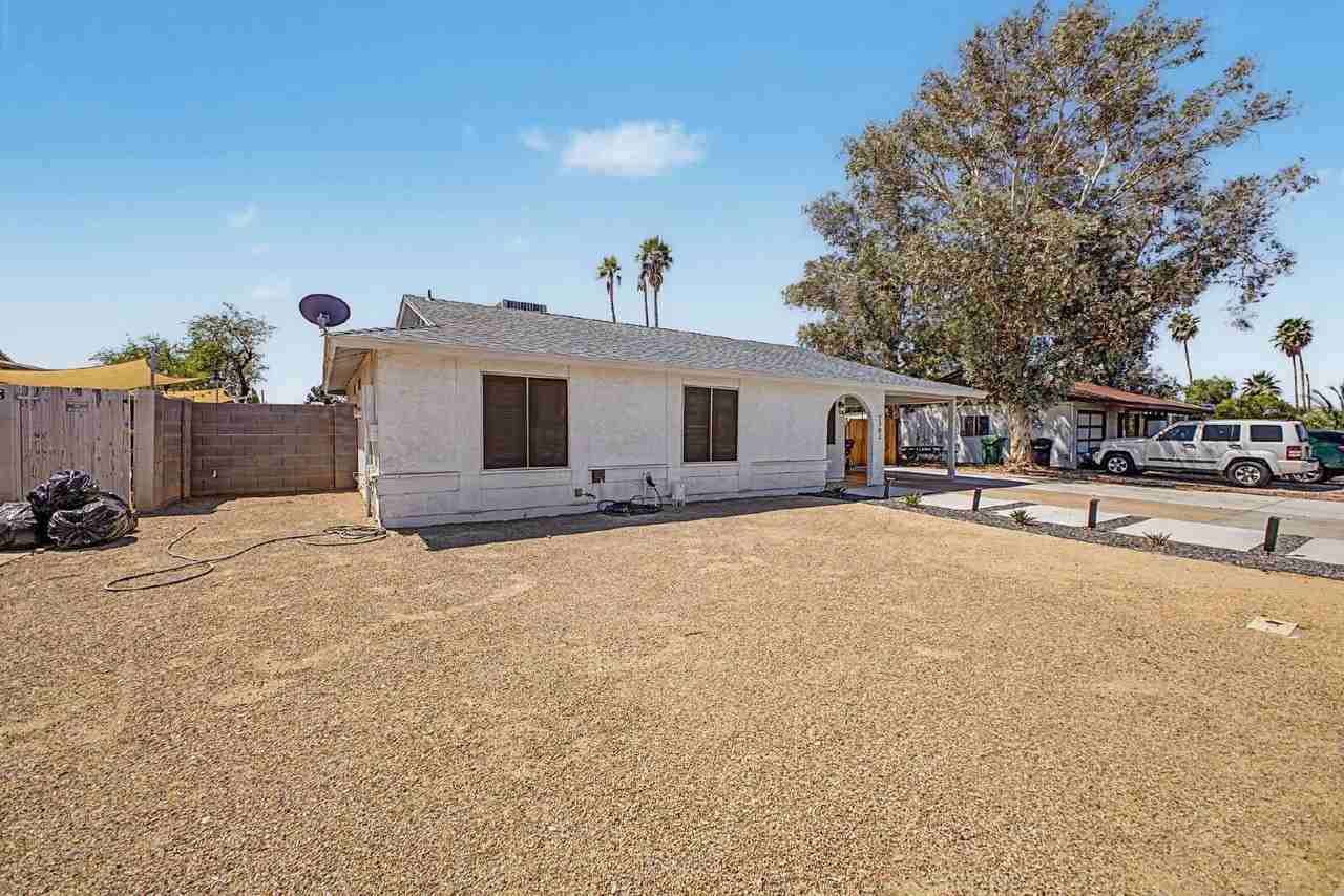 2303 E Inverness Ave - Photo 3 of 28