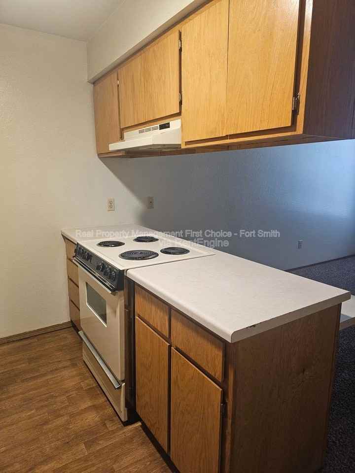 140 Cedar Creek Ct #5 - Photo 4 of 12