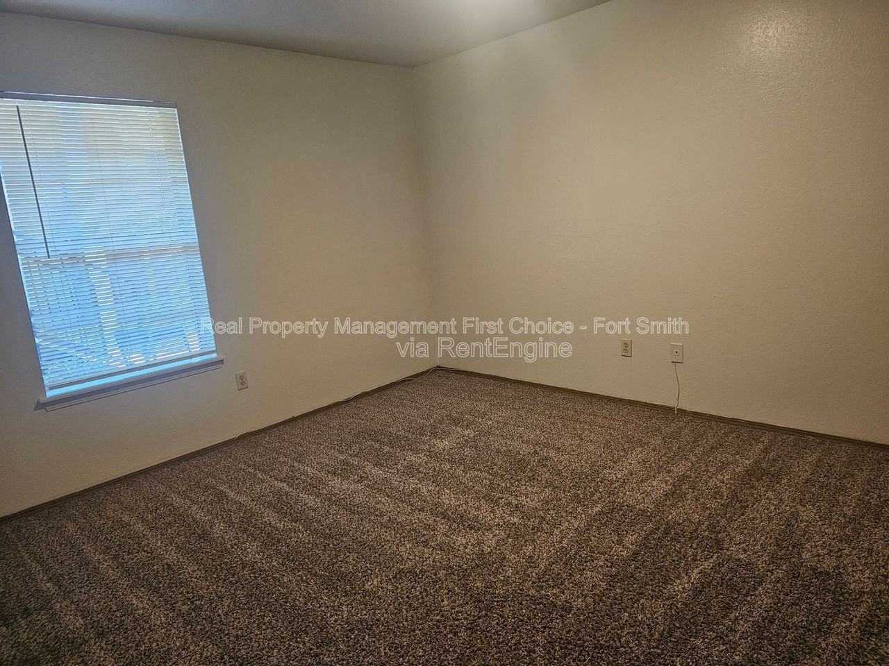 140 Cedar Creek Ct #5 - Photo 5 of 12