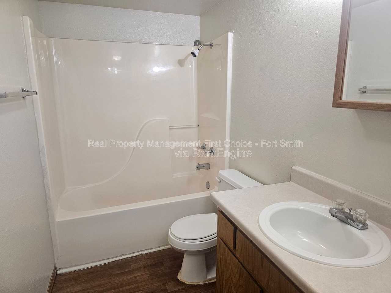 140 Cedar Creek Ct #5 - Photo 6 of 12