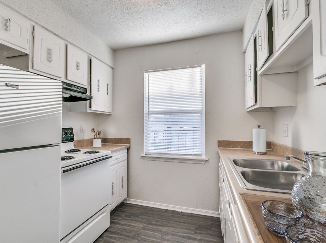 Parkside Apartments - Photo 4 of 50