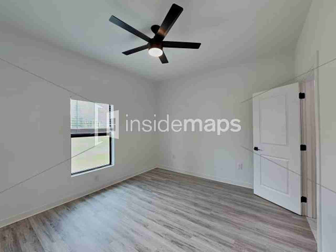 212 Ichabod Ave - Photo 4 of 36