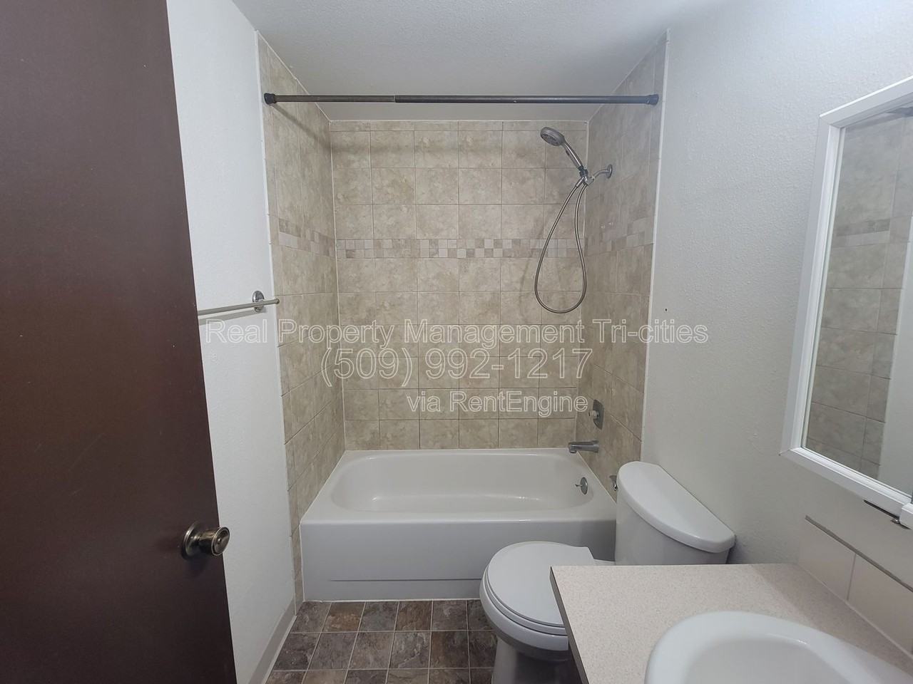 8831 W Entiat Ave - Photo 6 of 14