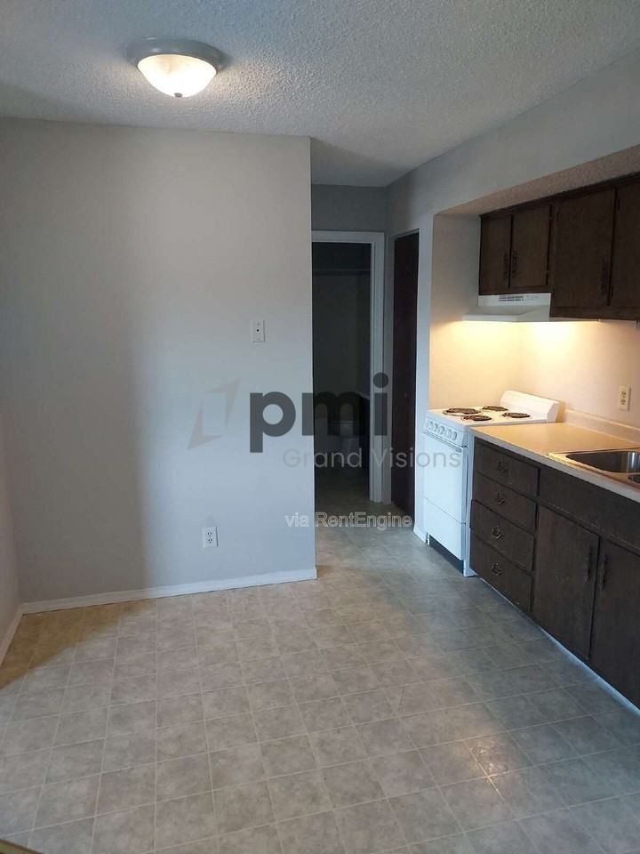 465 E Main St #13 - Photo 7 of 18