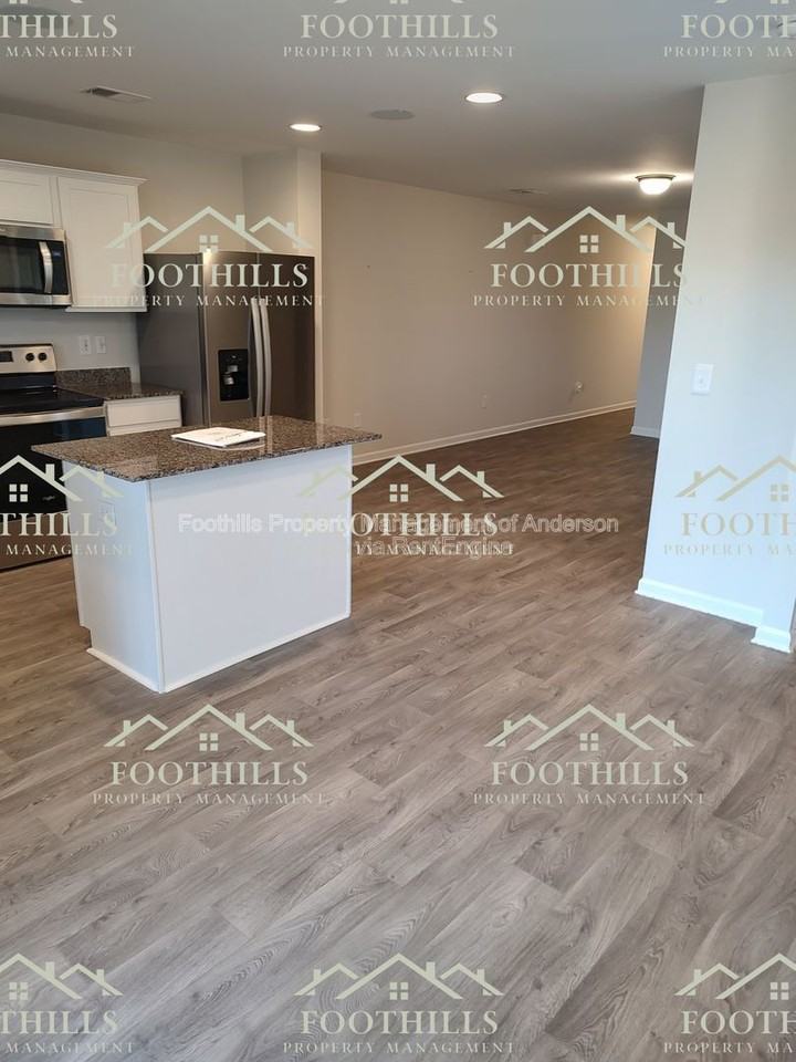 145 Adger Rd - Photo 5 of 25