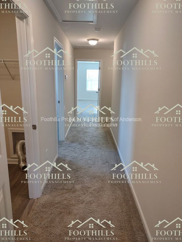 145 Adger Rd - Photo 7 of 28
