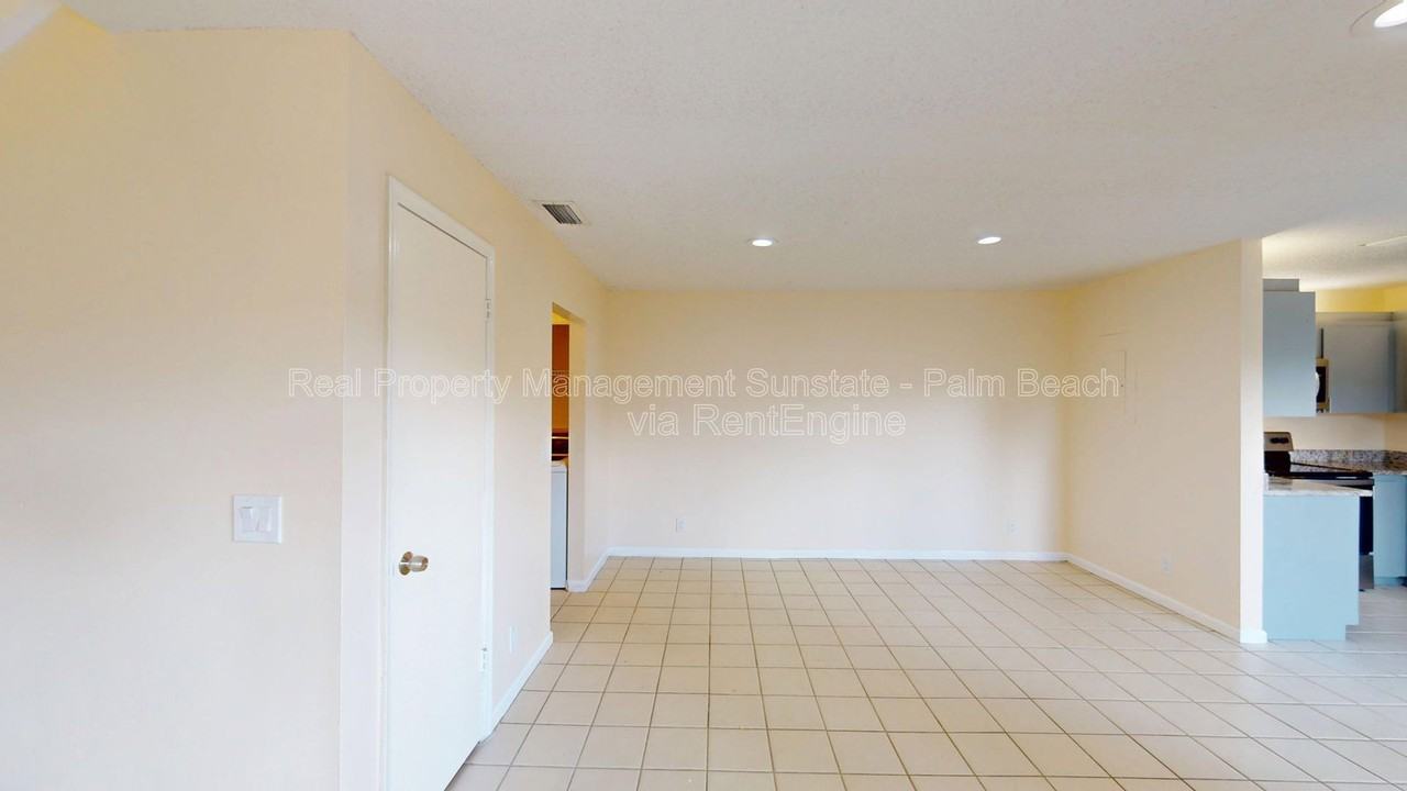 1921 N Congress Ave - Photo 5 of 26