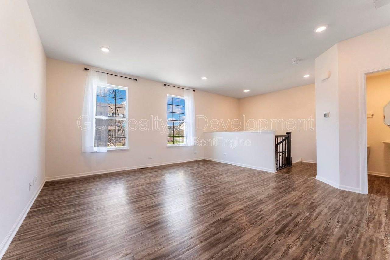 596 Cimmaron Cir - Photo 3 of 22