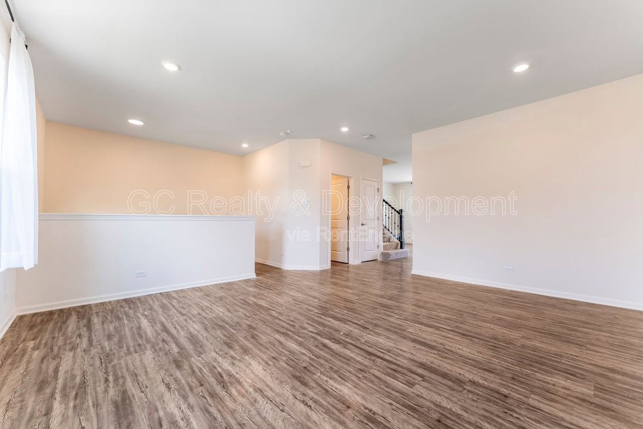 596 Cimmaron Cir - Photo 4 of 22