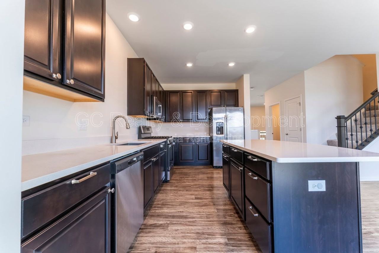 596 Cimmaron Cir - Photo 7 of 22