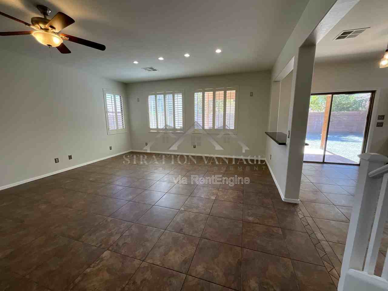 16129 W Hilton Ave - Photo 6 of 28