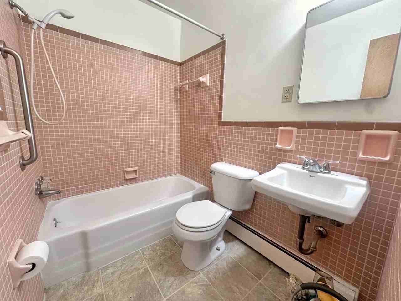 2839 S Burdick St #C - Photo 2 of 5