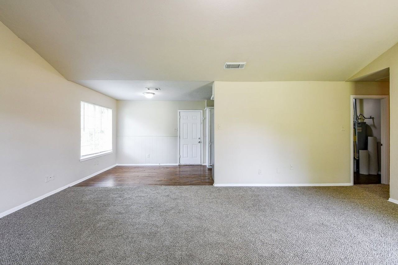 3210 Ridgefield Rd - Photo 5 of 22