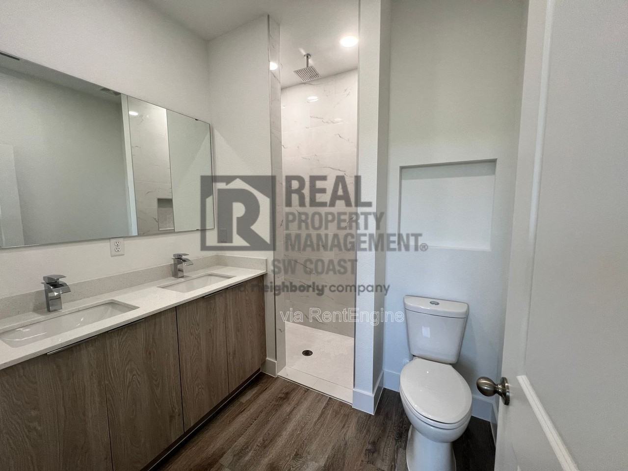 1263 Hillcrest St E - Photo 3 of 23