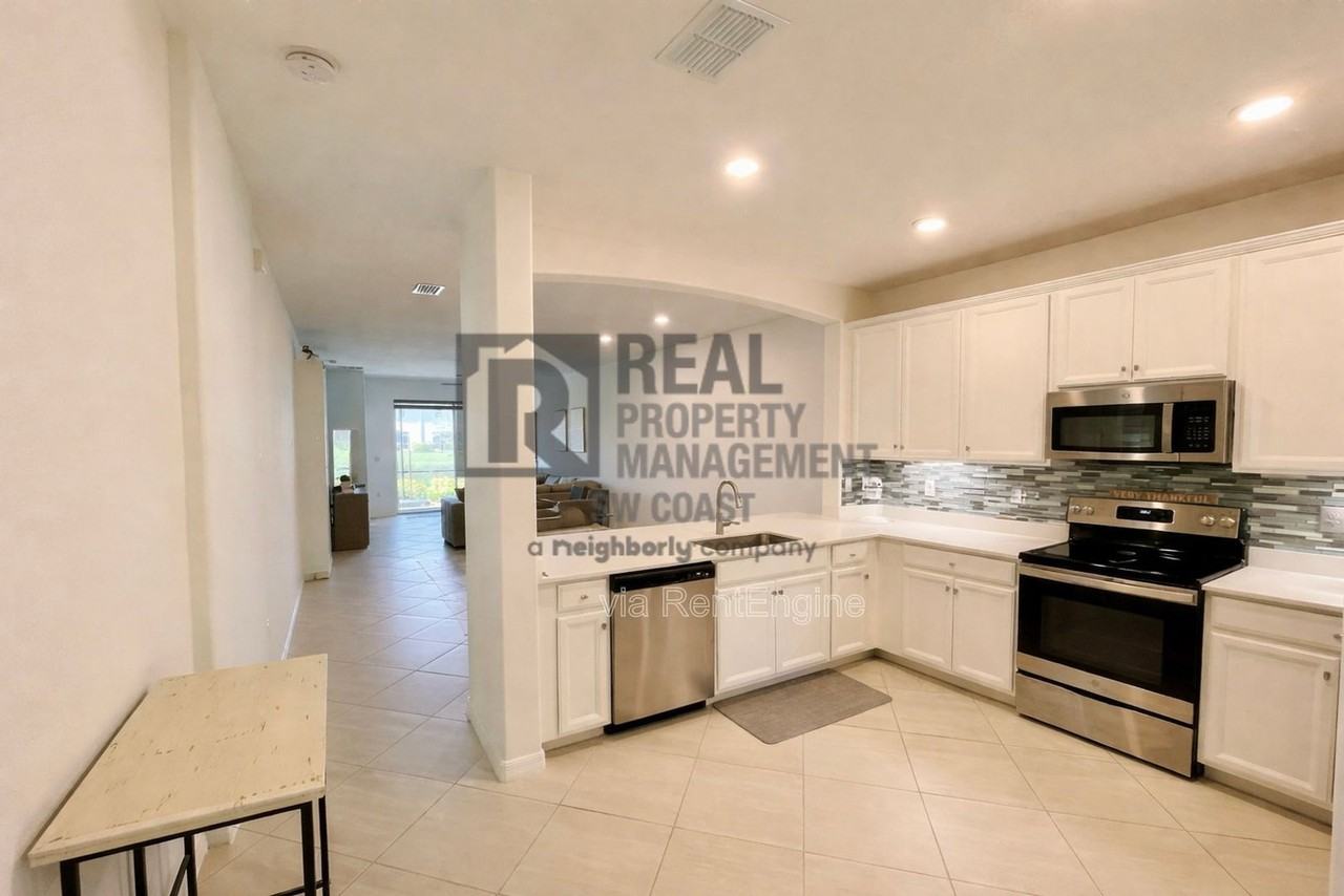 2555 Vine Ave - Photo 5 of 24