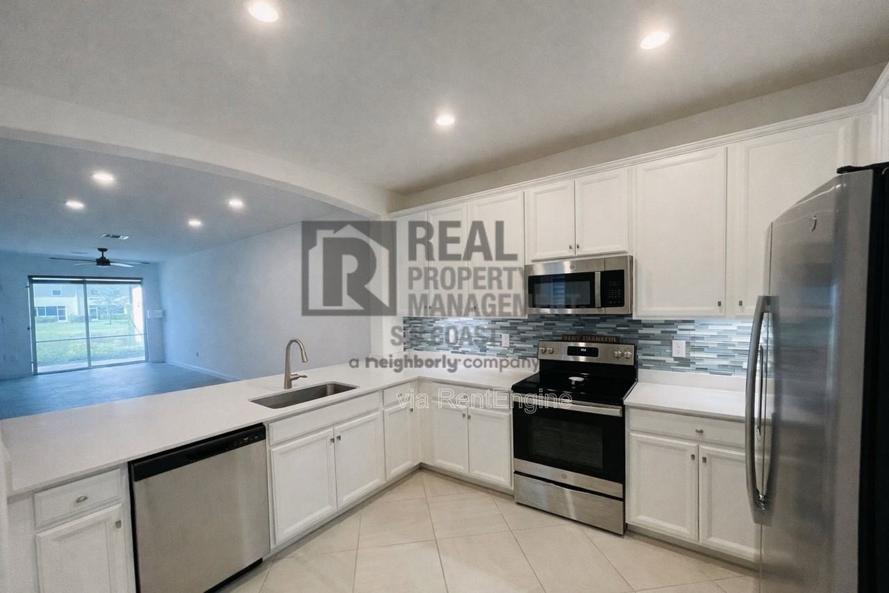 2555 Vine Ave - Photo 6 of 24