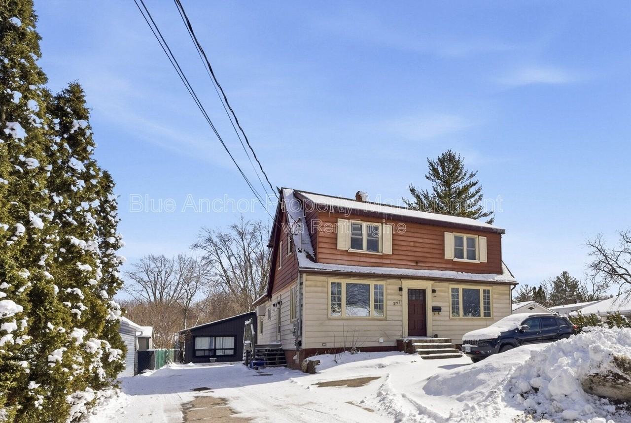 247 Macdonald Ave #1 - Photo 3 of 12