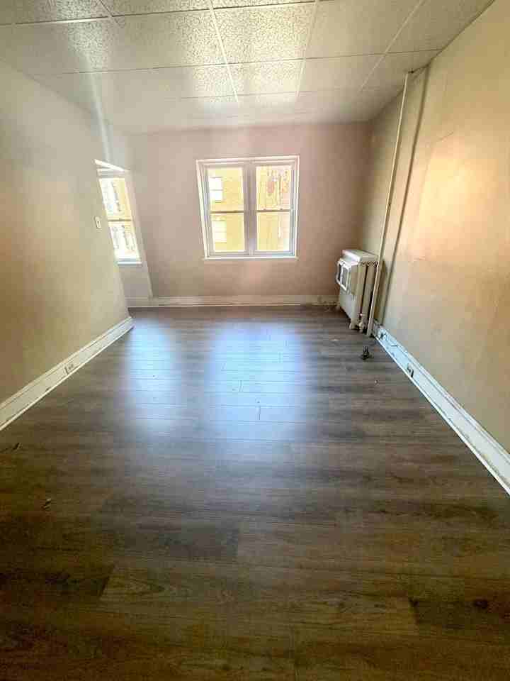 446 N Duke St #1R - Photo 4 of 10