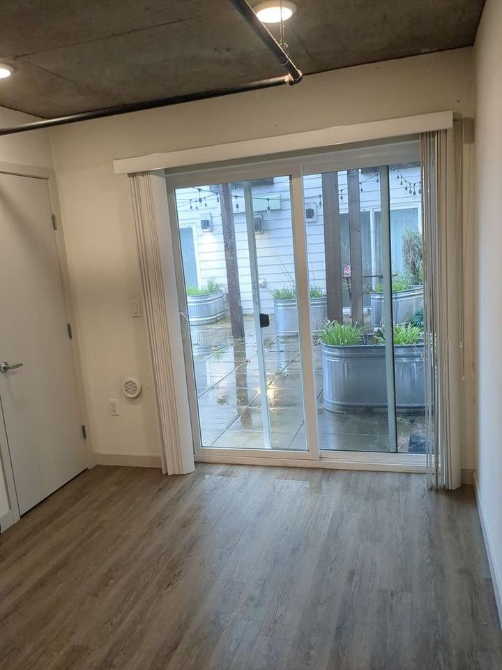 6404 Roosevelt Apartments - Photo 3 of 19