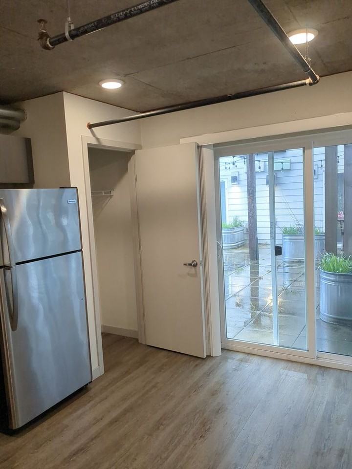 6404 Roosevelt Apartments - Photo 4 of 19