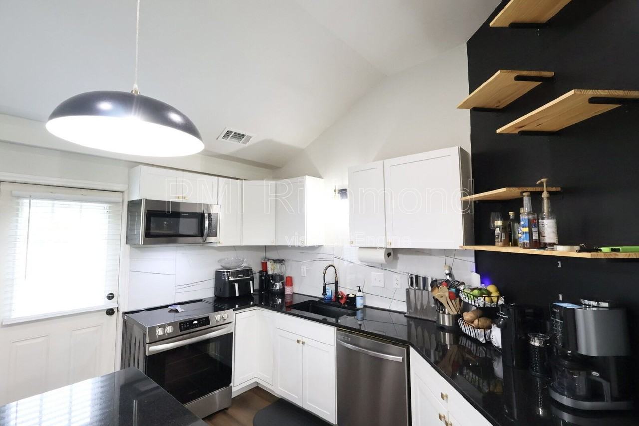 936 Halsey Ln - Photo 6 of 22